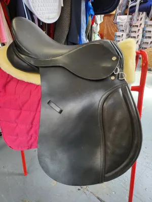 17" Black WIDE SADDLE