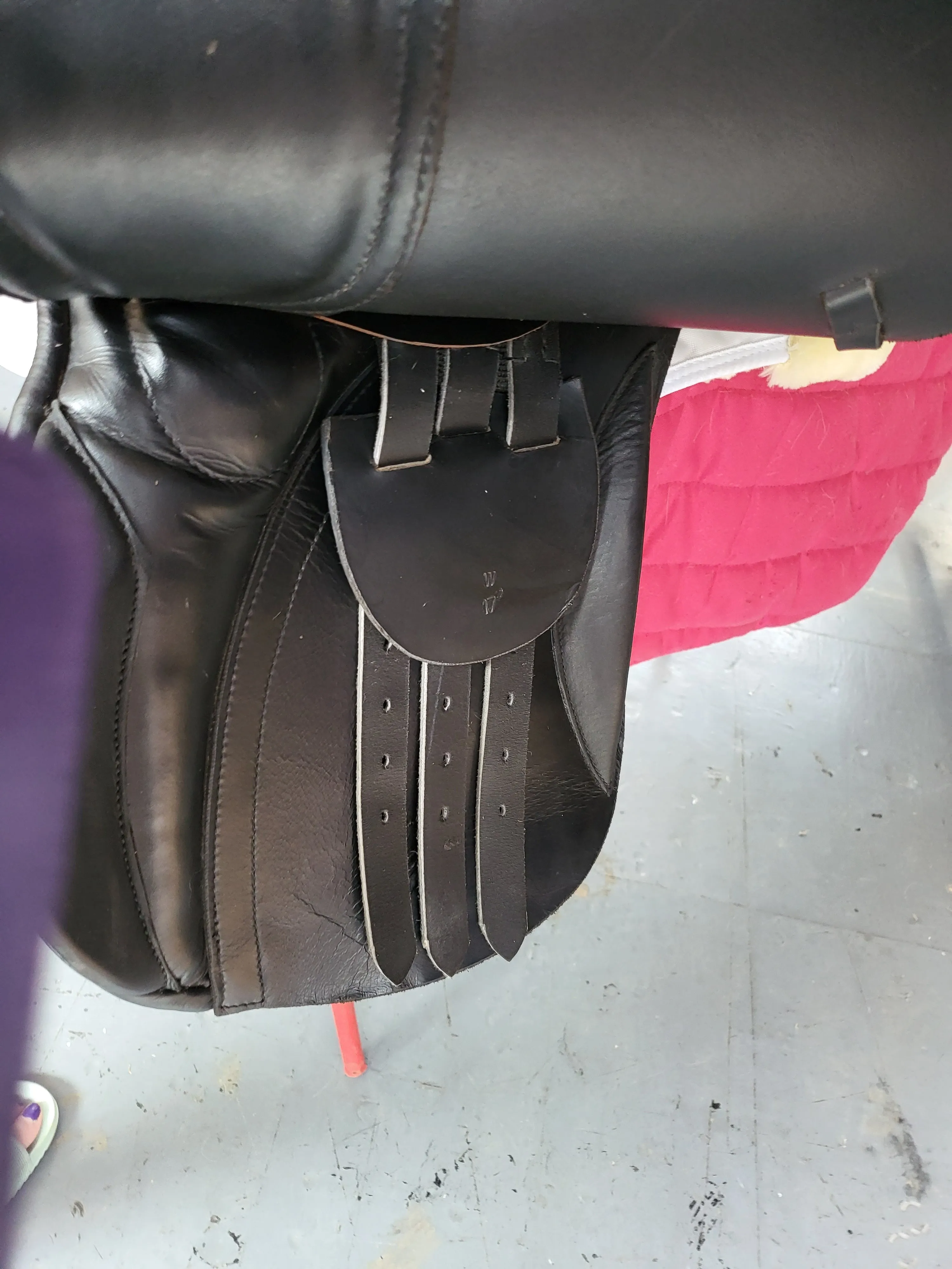 17" Black WIDE SADDLE