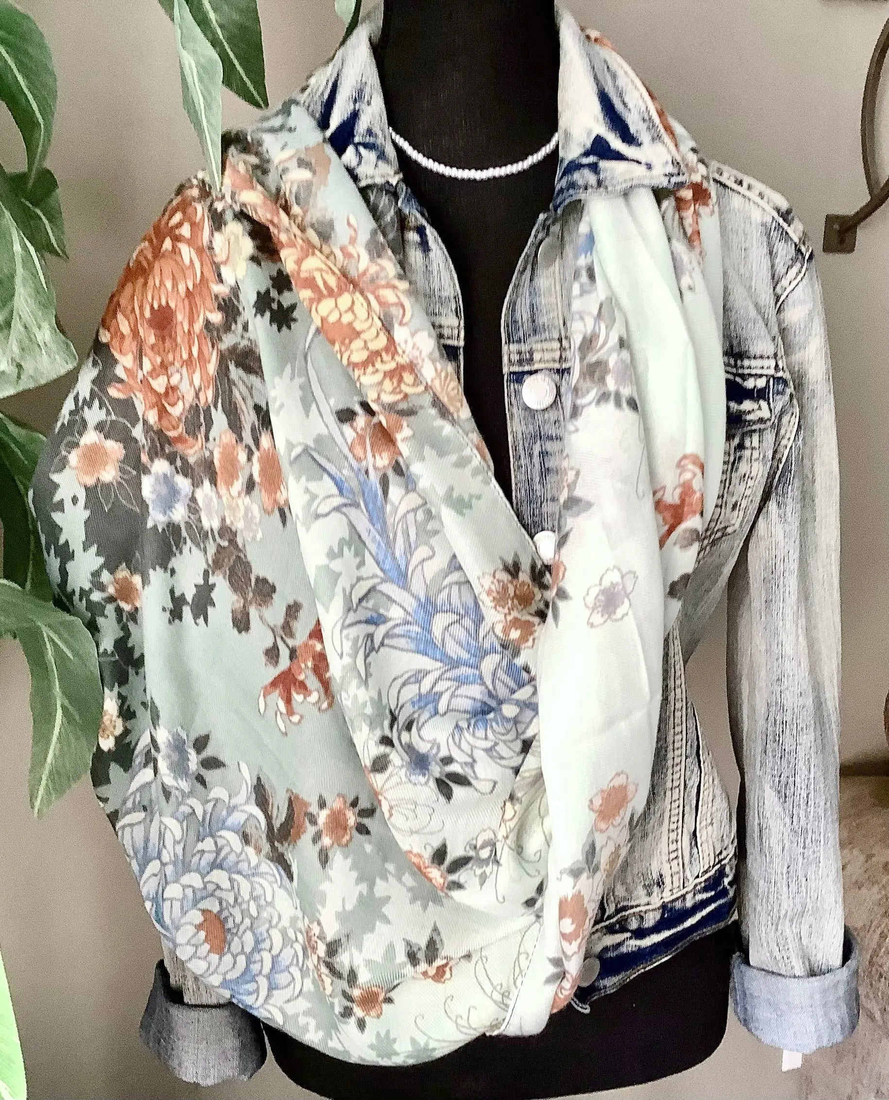 AMARYLLIS SCARF