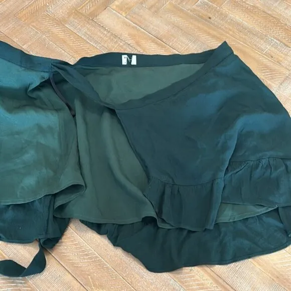 Aritzia Sunday Best Mini Ruffle Flounce Hem Forest Green Flowy Wrap Skirt