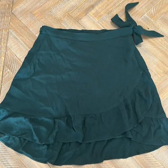 Aritzia Sunday Best Mini Ruffle Flounce Hem Forest Green Flowy Wrap Skirt