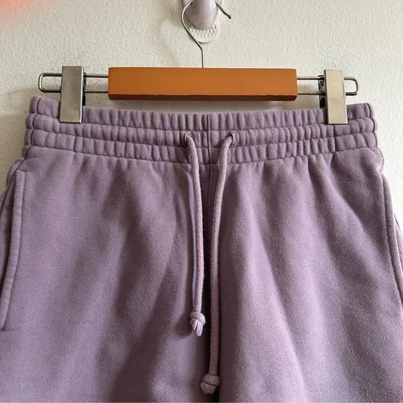 Aritzia TNA Sx XS Cozy Fleece 4” Purple Relaxed Short