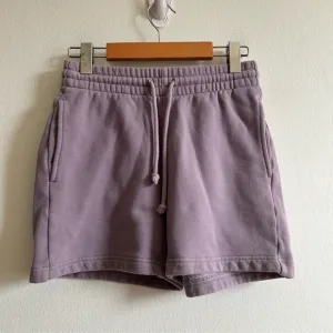 Aritzia TNA Sx XS Cozy Fleece 4” Purple Relaxed Short