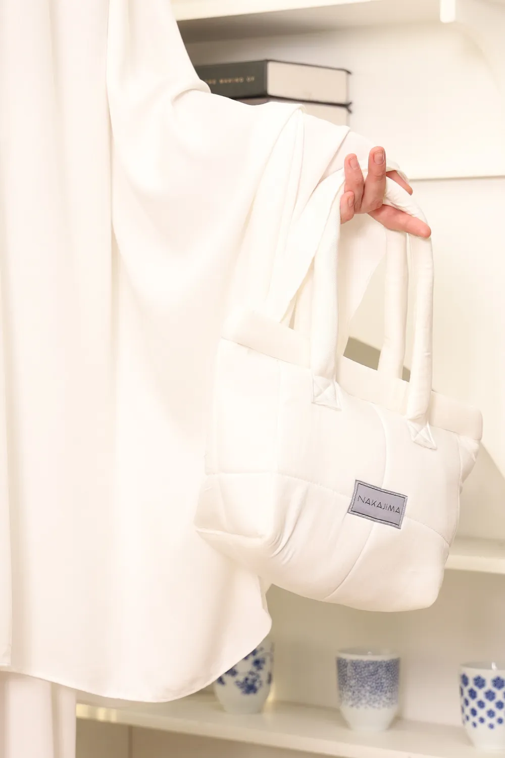 Aruna Prayer Set | White