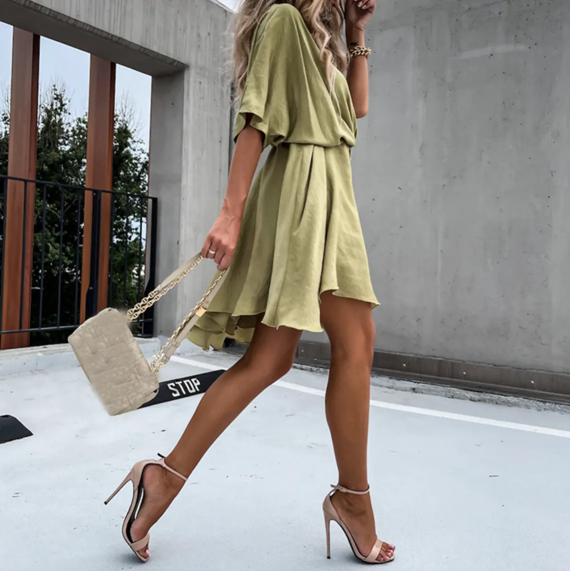 Arwena | Chic Flowy Mini Dress