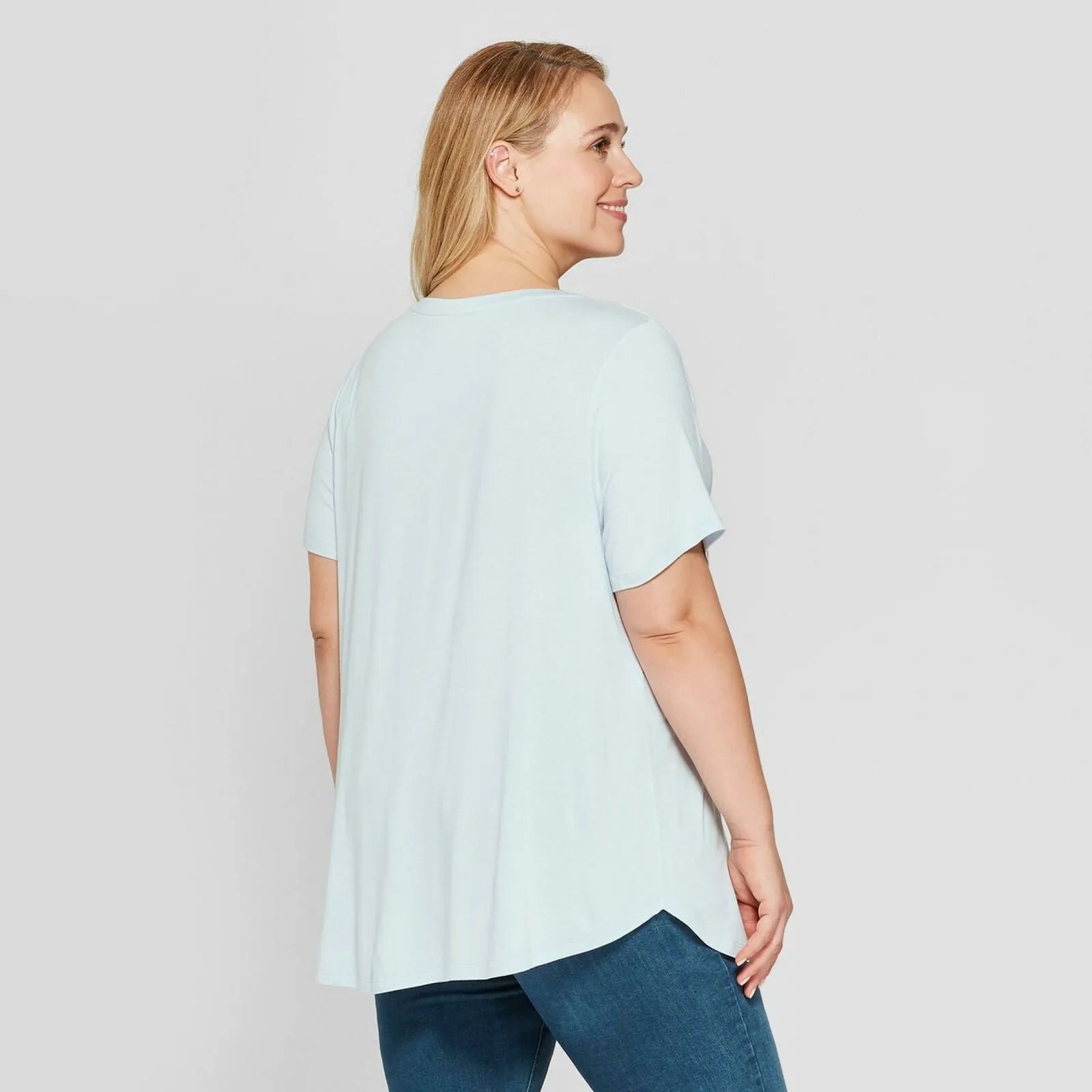 Ava & Viv Women's Plus Size Short Sleeve Scoop Neck Relaxed T-Shirt