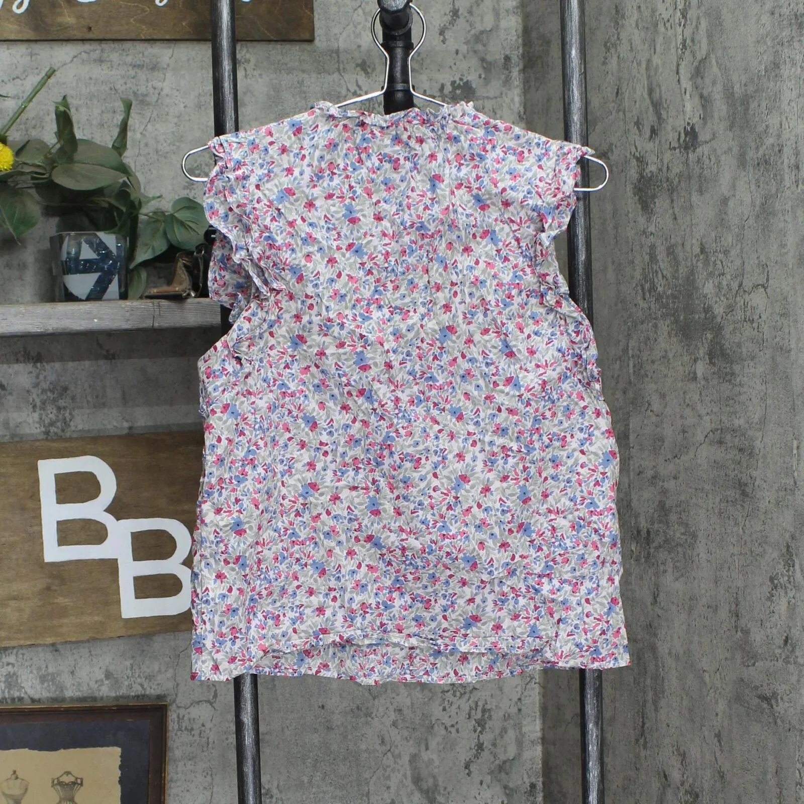 BB Dakota by Steve Madden Ditsy Floral Women's Sleeveless Printed Top BM14433W
