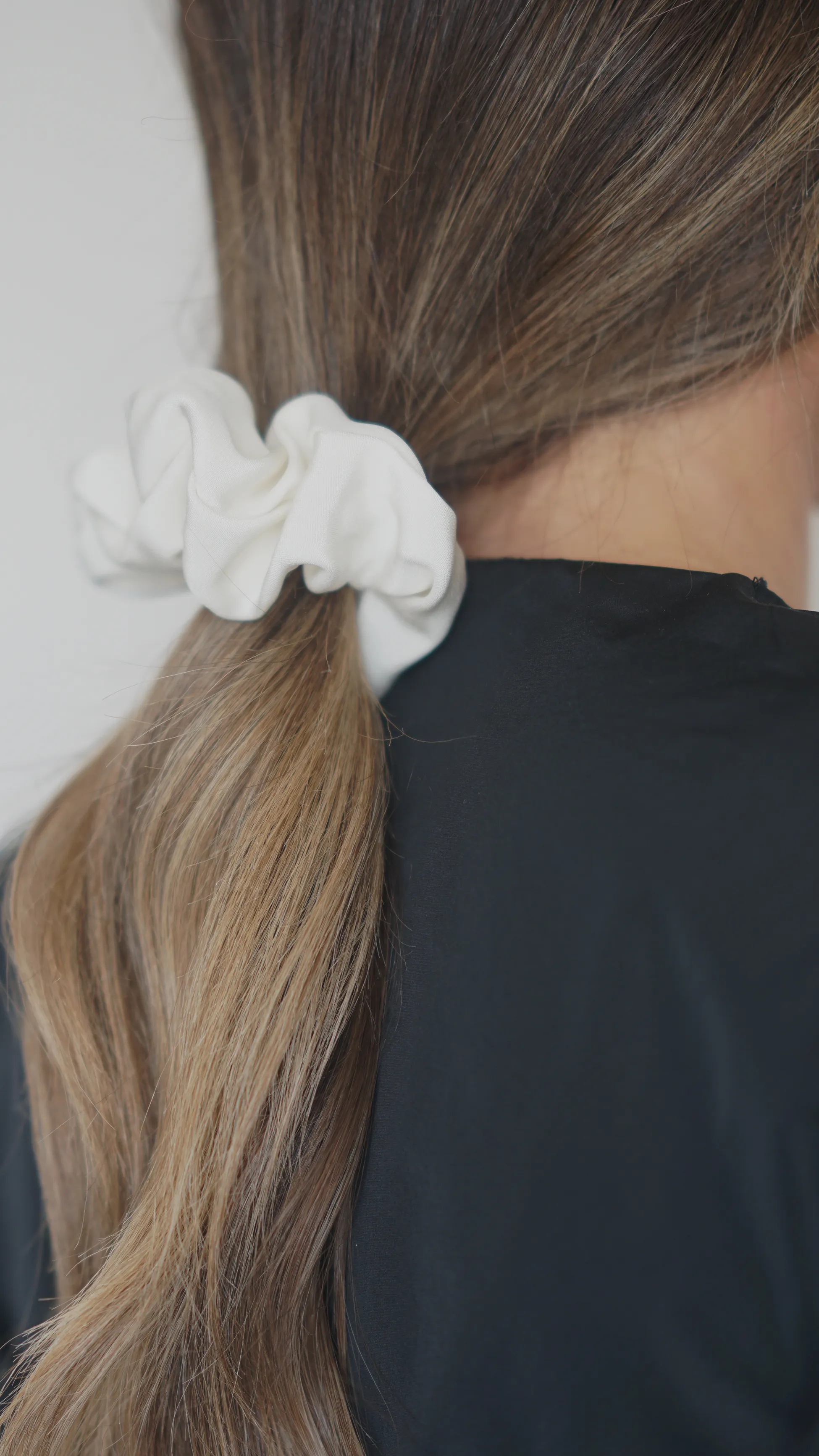 CORA PONY WRAP - WHITE