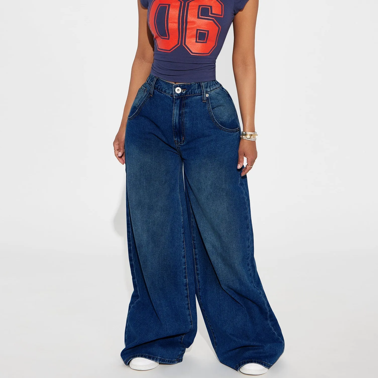 Effortlessly Chic Wide-Leg Denim Pants for a Relaxed, Fashion-Forward Look