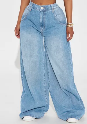 Effortlessly Chic Wide-Leg Denim Pants for a Relaxed, Fashion-Forward Look