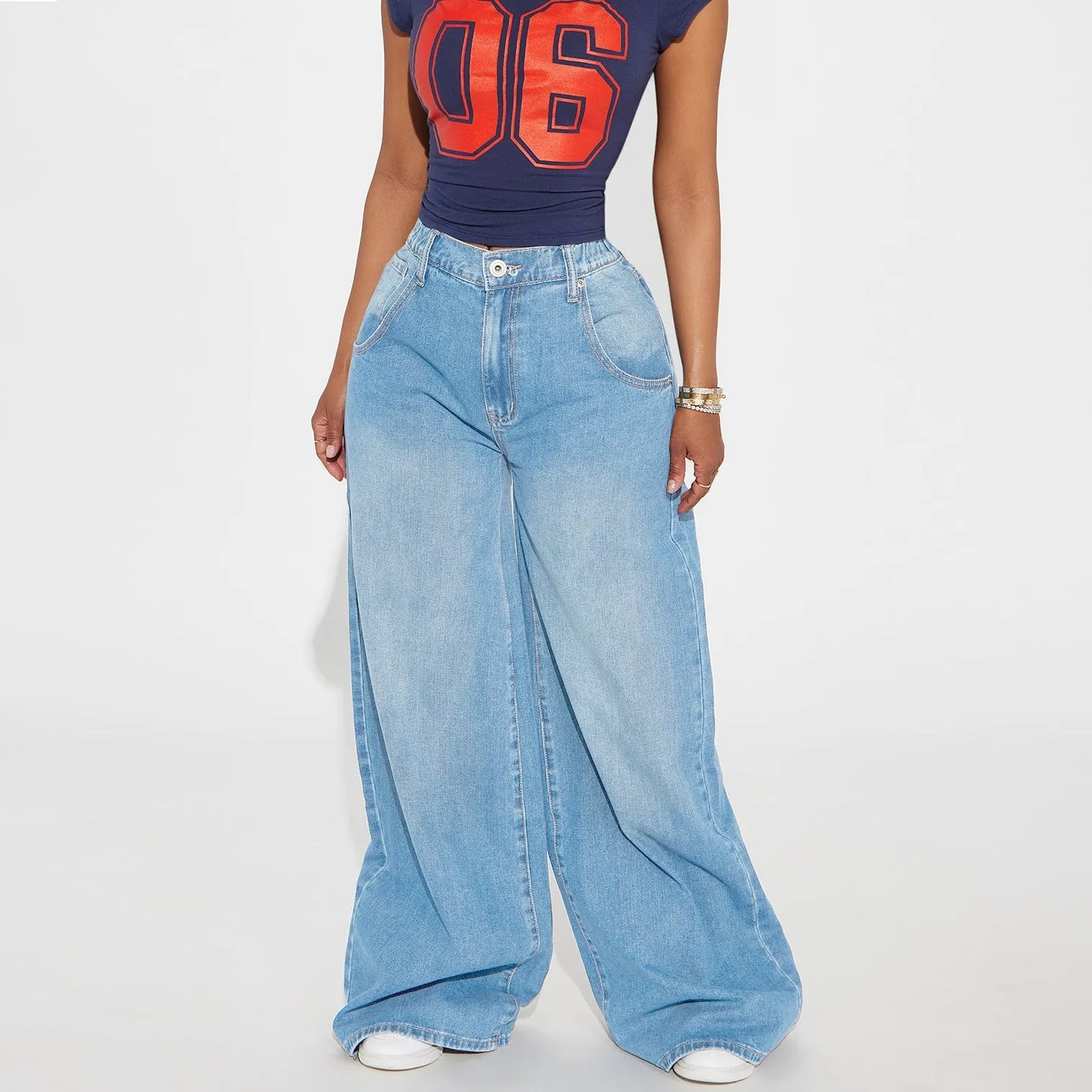 Effortlessly Chic Wide-Leg Denim Pants for a Relaxed, Fashion-Forward Look