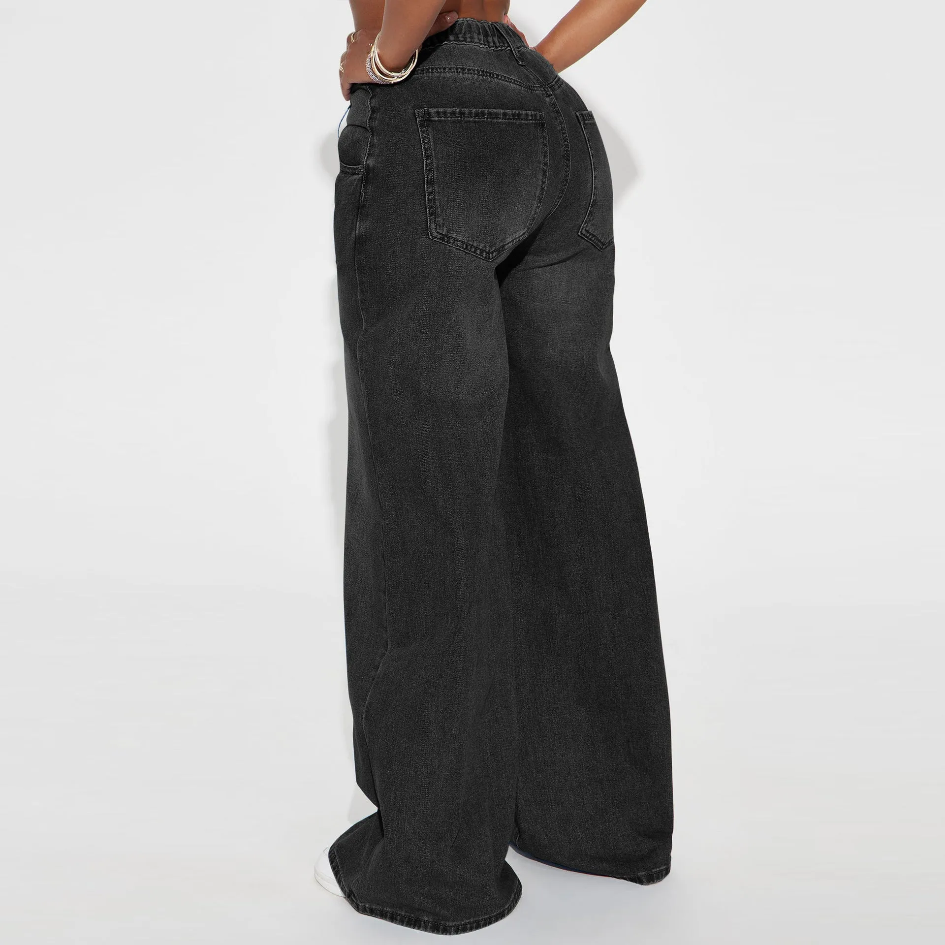 Effortlessly Chic Wide-Leg Denim Pants for a Relaxed, Fashion-Forward Look