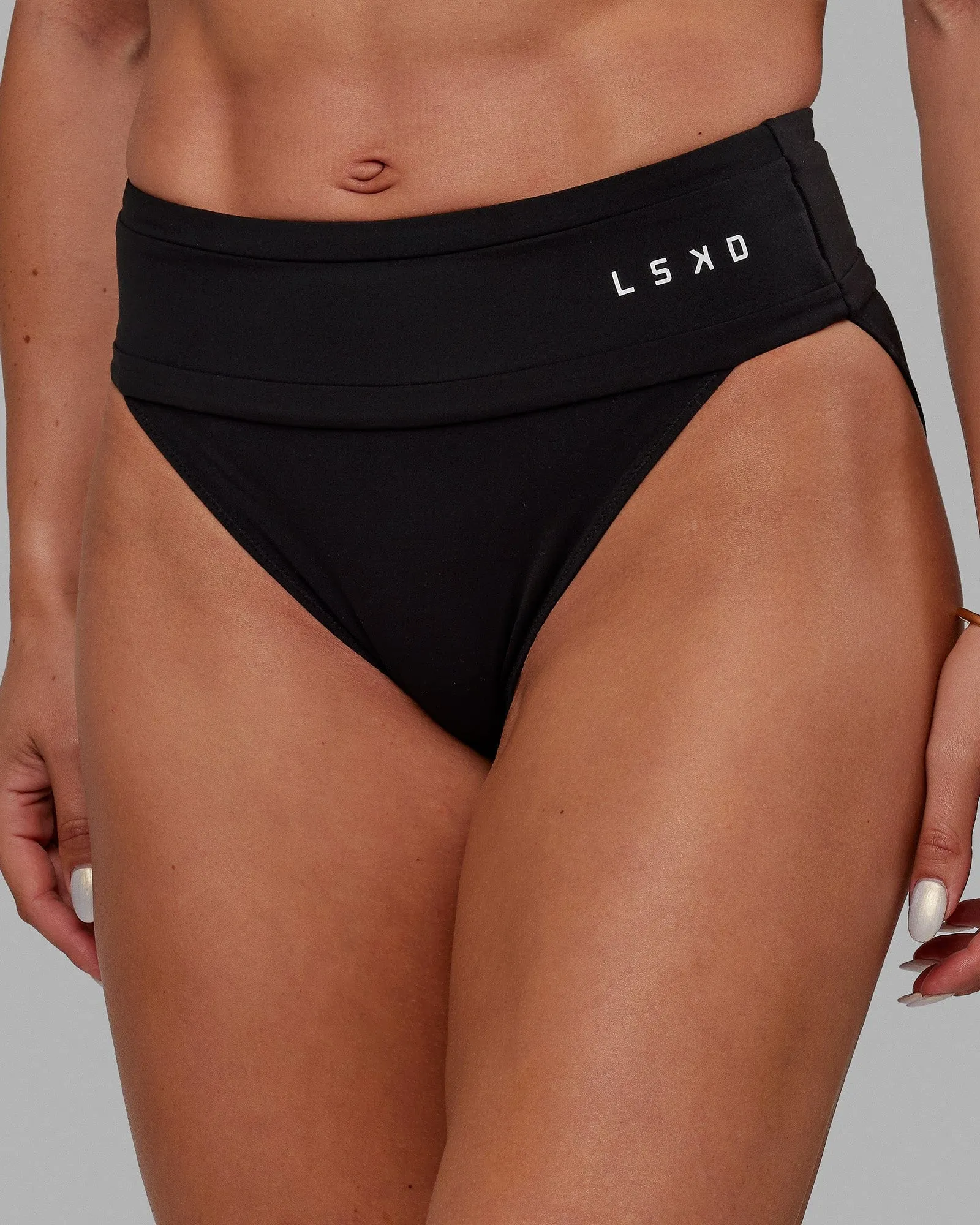Elevate Sprinting Brief - Black-White