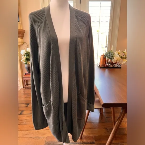 Lululemon still at ease Cashmere wrap jacket. Size 12