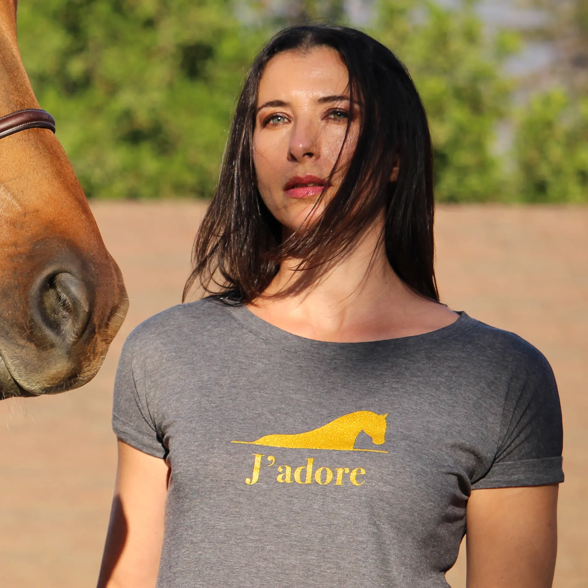 Retiring J'adore - Gold Glitter Print - T-shirt Women's - Grey Caviar