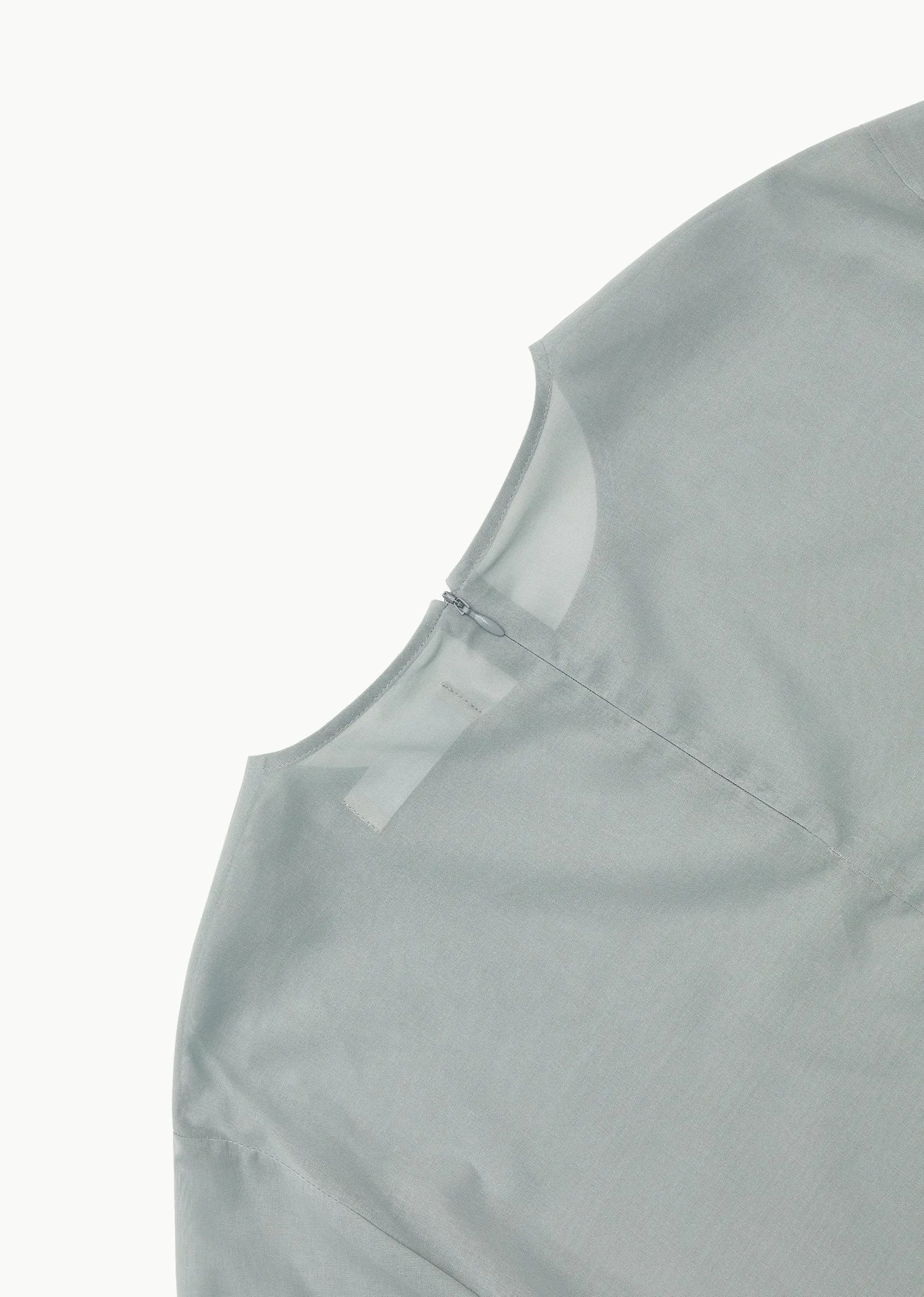 SHORT SLEEVE VOLUME TOP