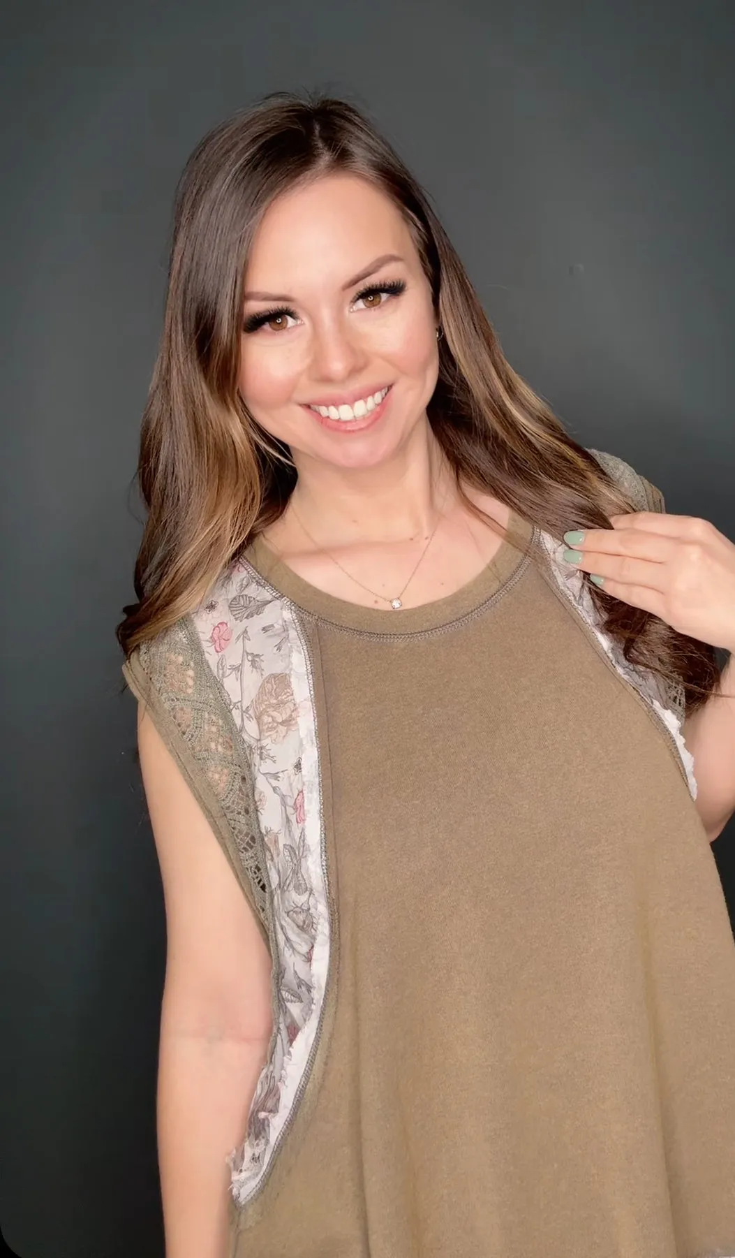 The Floral Lace Tank (POL)