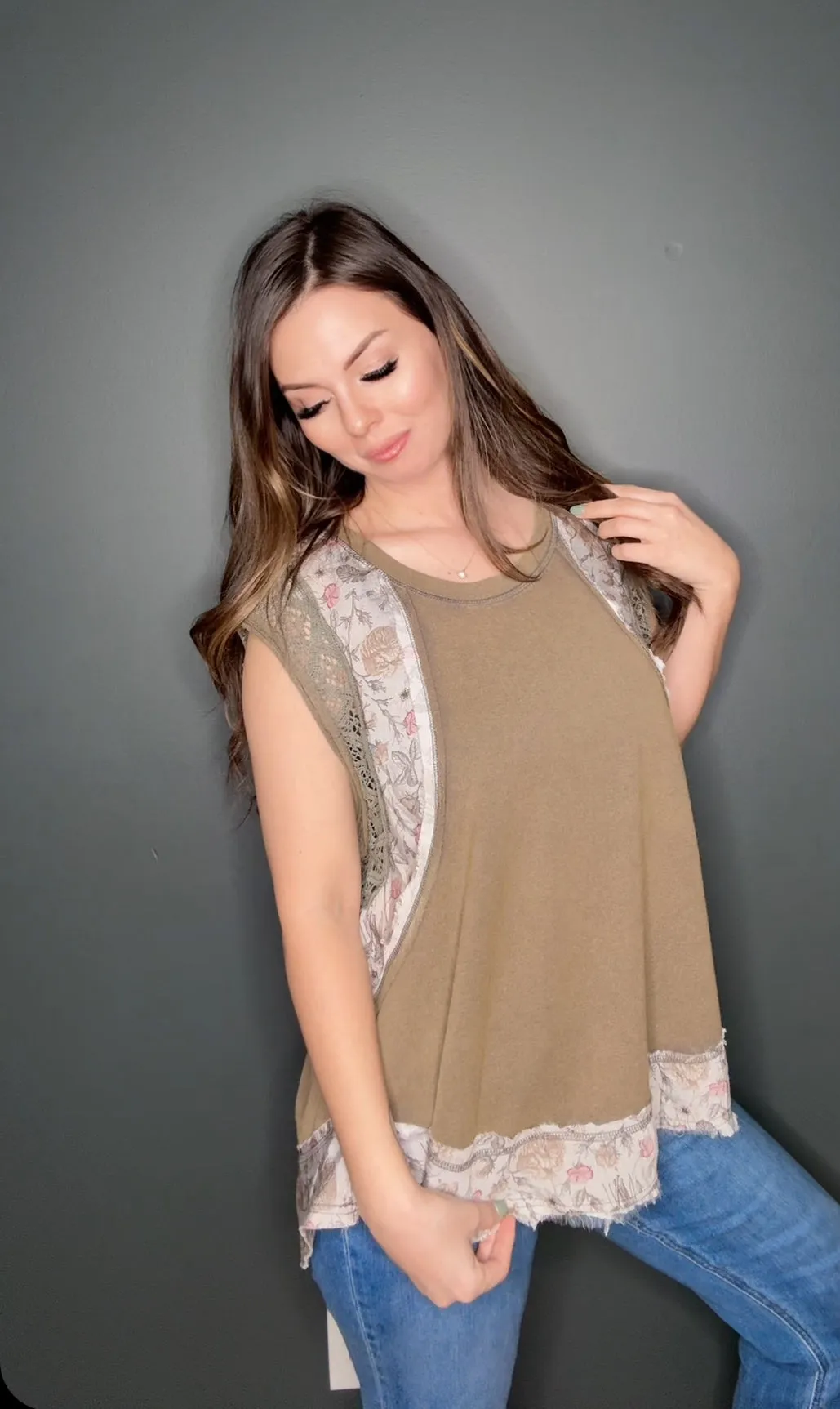 The Floral Lace Tank (POL)