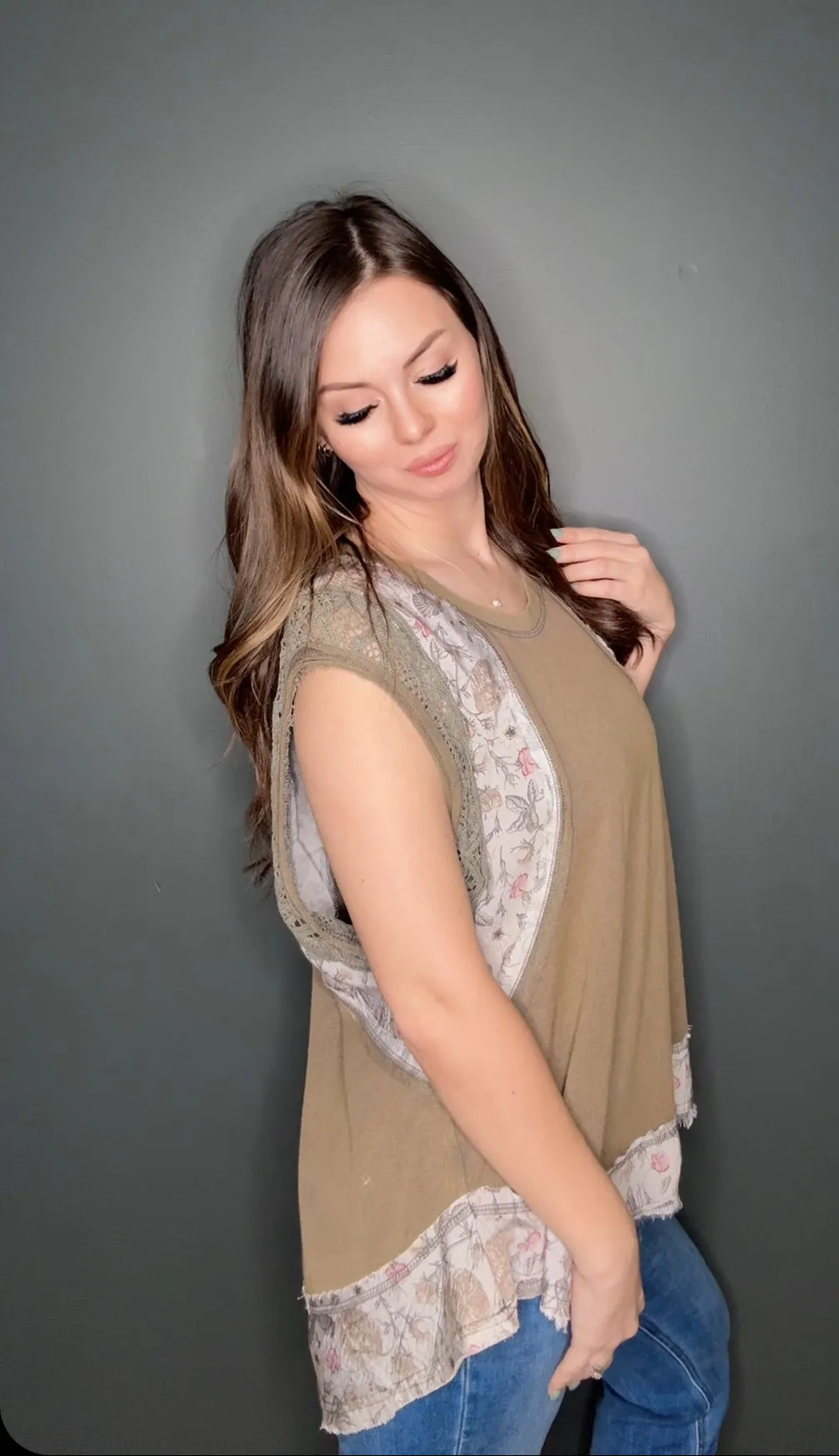 The Floral Lace Tank (POL)