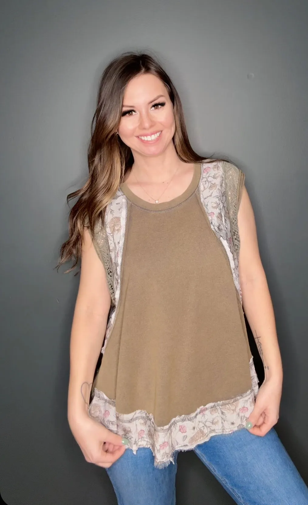 The Floral Lace Tank (POL)