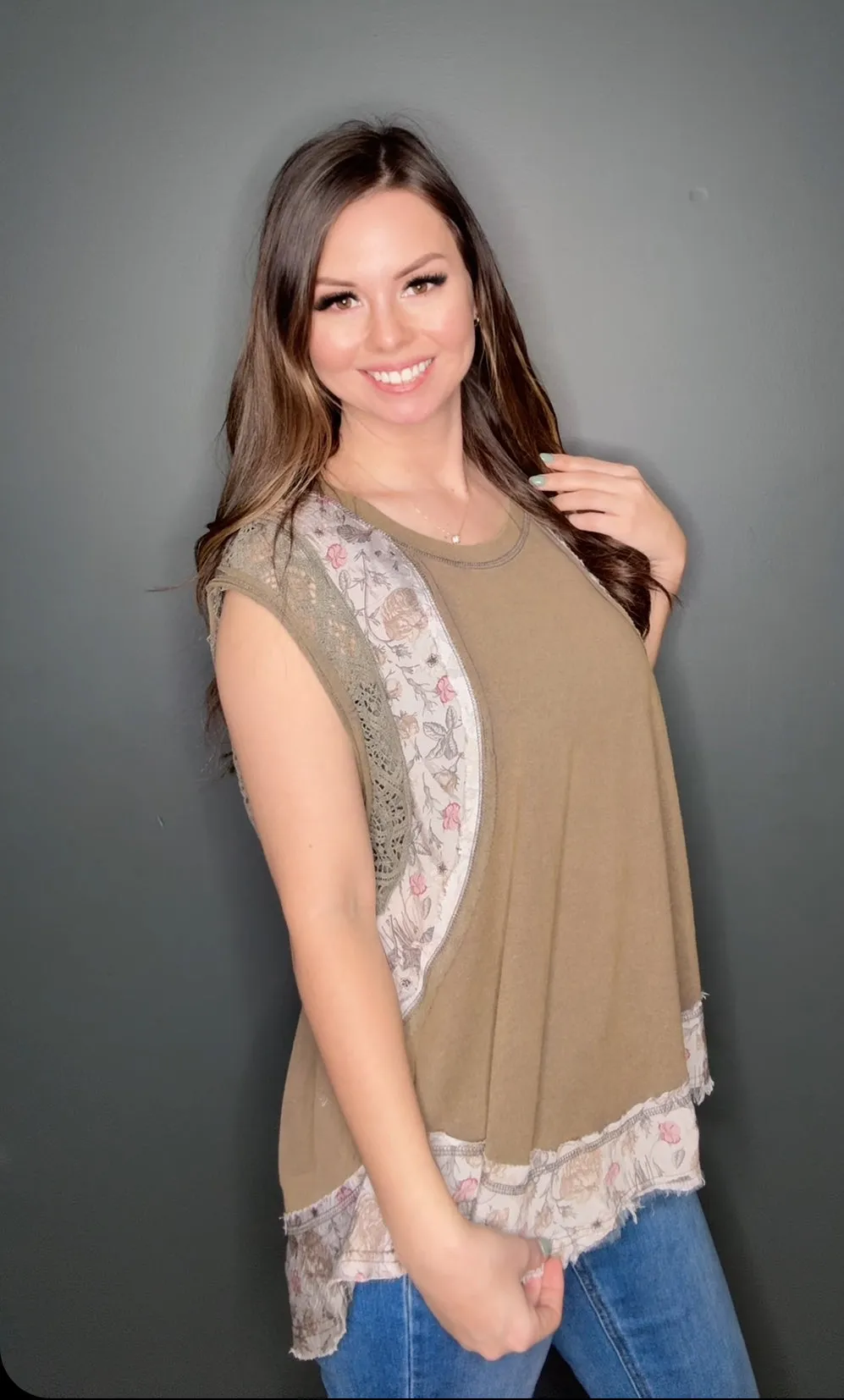 The Floral Lace Tank (POL)