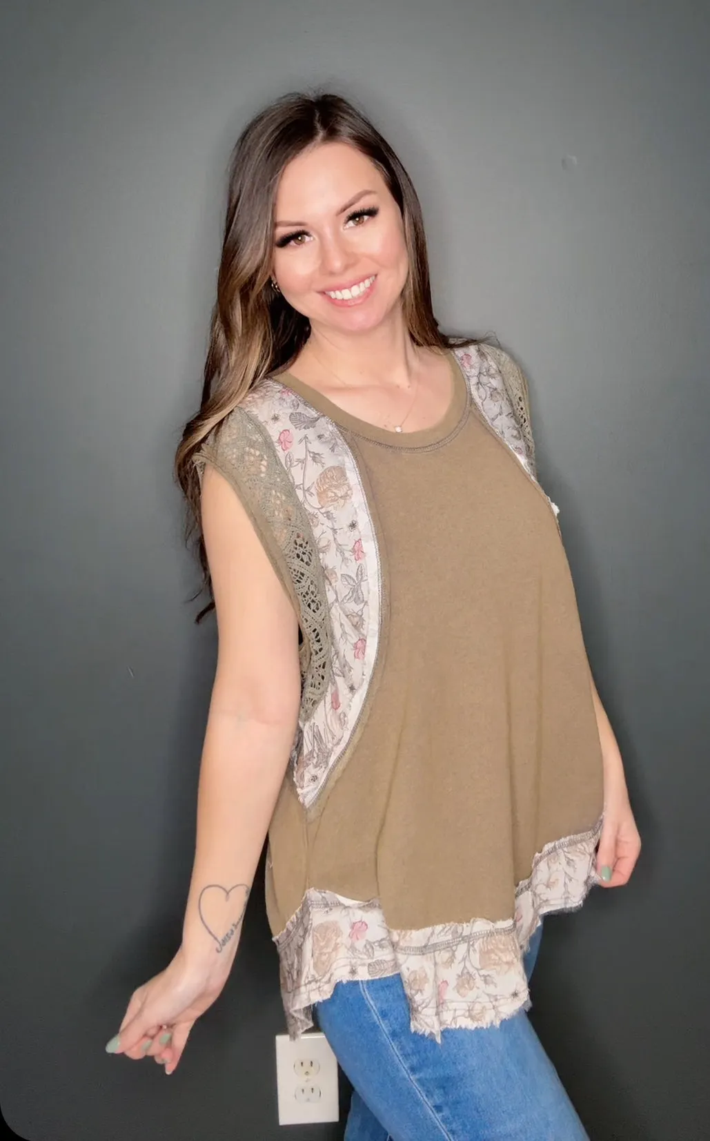 The Floral Lace Tank (POL)