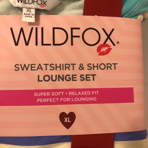 Wildfox lounge set. Shorts with pockets and lounge sleeve top. XL. NWT