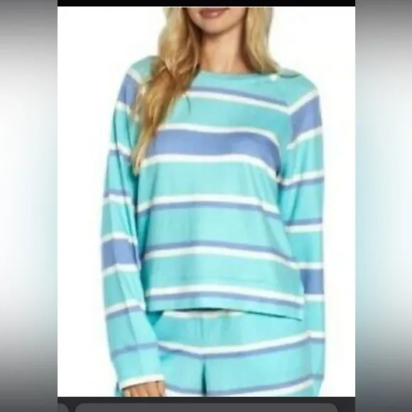 Wildfox lounge set. Shorts with pockets and lounge sleeve top. XL. NWT